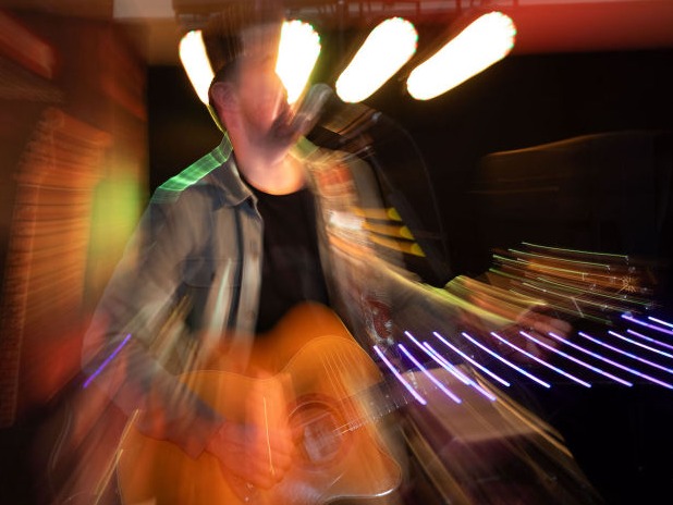 Max Trieß, Gitarrist und Sänger für Hochzeiten, Party